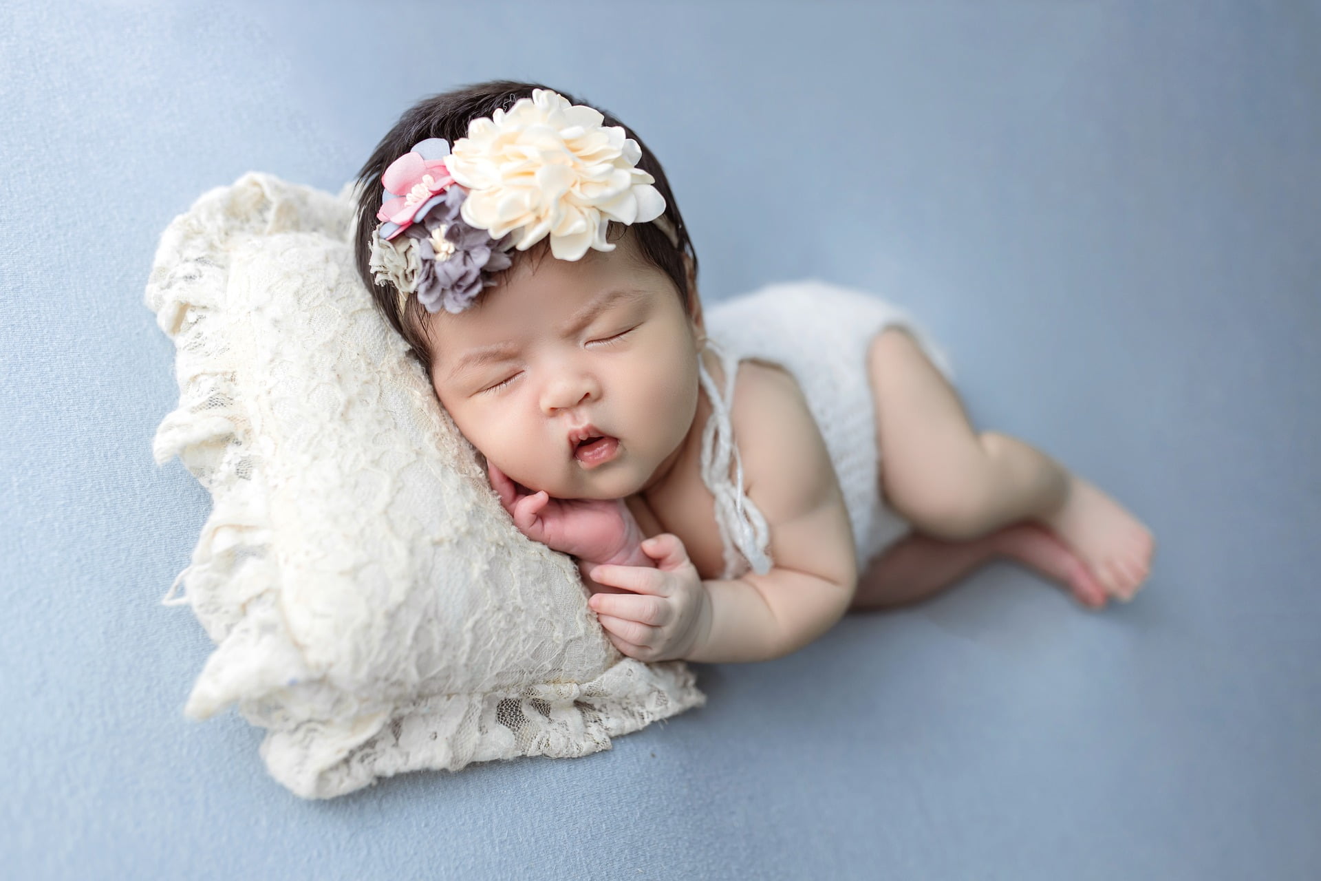Soft and Supportive Newborn Pillows for Optimal Comfor